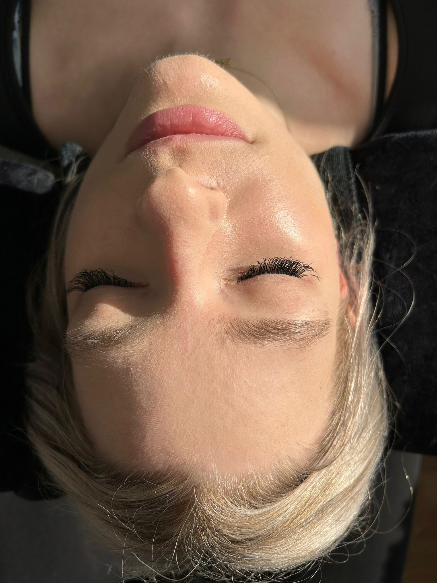 Kundenergebnis: Fertige Wimpernverlängerung im Beauty-Studio